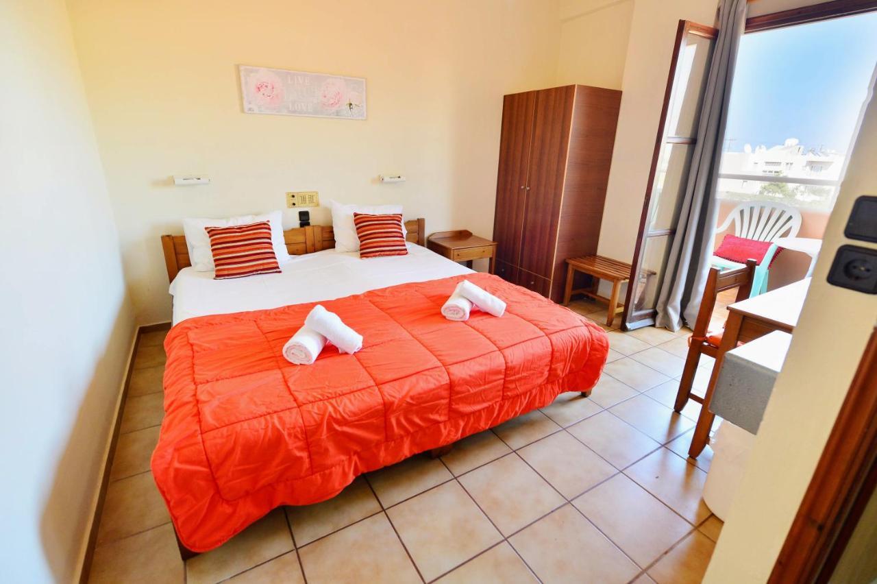 Vergas Hotel Malia Exterior photo